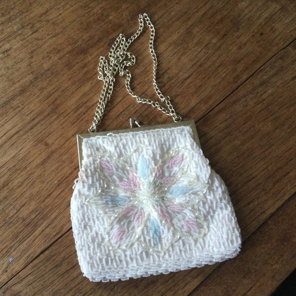 La Regale Handbags - Vintage 20’s era LA Regale handmade beaded purse made in Hong Kong